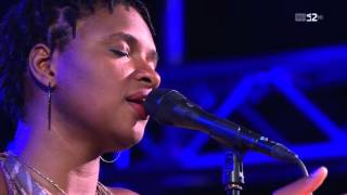 Lizz Wright &amp; Raul Midon - Hit the Ground - live version
