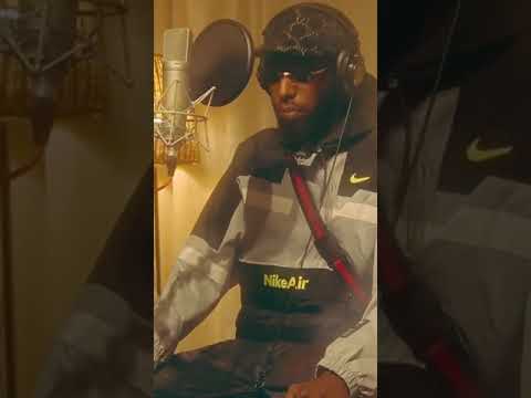 BAKARI - Bienvenue dans le stud' •EP. 1