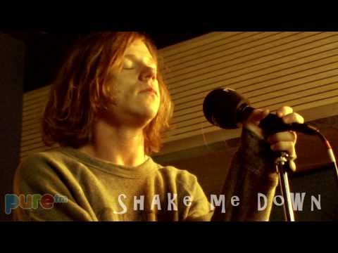 Cage the elephant Shake me down on PURE