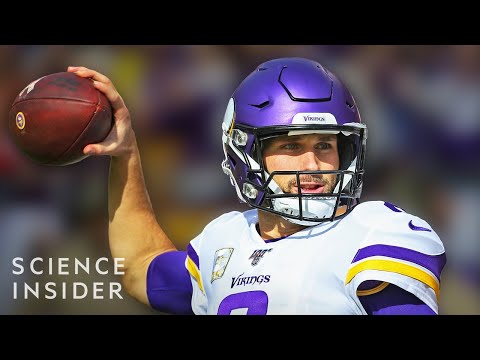 如何拋出完美的足球螺旋 (How To Throw The Perfect Football Spiral)