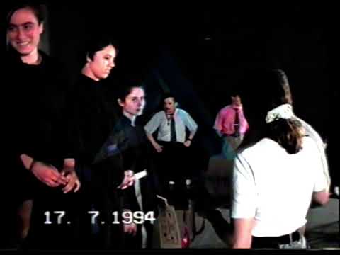 Silivri Arşiv - Ahmet Şimşek Genç Bayanlara Ömer Çetin Ödül Veriyor (1994)[Kaynak:Ahmet Şimşek]