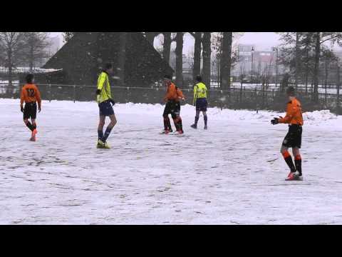 26 jan 2013 Hooglanderveen C1 - VV De Meern C1 vr 0-8 Doelpunt Soufiane (0-4)