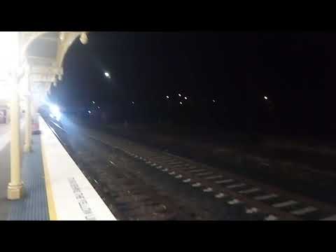3BM4 passes through Albury station on a 1 degree night