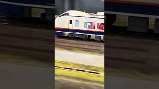 JR東日本E653系1100番特急しらゆき　国鉄103系電車スカイブルー