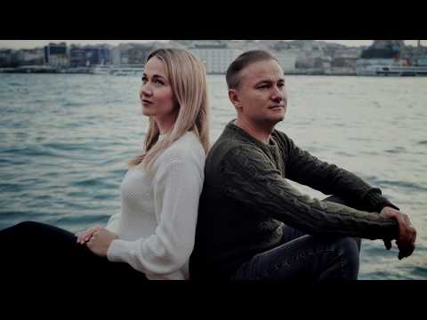 Alin si Emima Timofte - Ma-ncred in Domnul (Lyric Video)