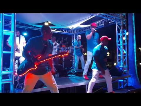 YX3M - Wiggle @ Renaissance Aruba 18-03-2016