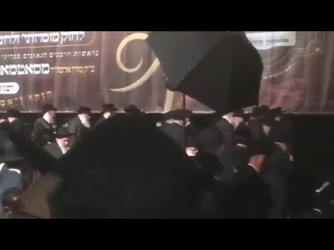 Historic France Nesiah Satmar & Pshevorsk 5777 - Rebbes arriving to Mass Kinus in Paris