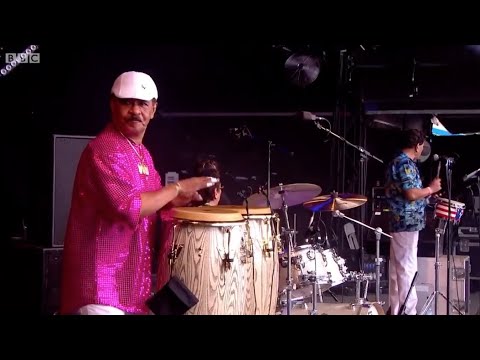 Cumbia All Stars - Traicionera y La Bocina Live Glastonbury 2015