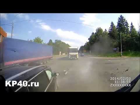 Mercedes-Benz GLS столкнулся с фурой
