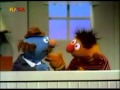 Sesame St Simon Soundman Ernie