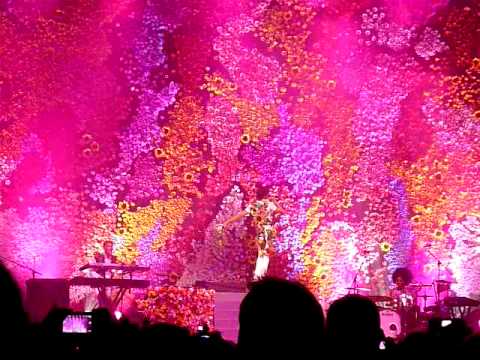 MIKA Imaginarium Tour 2010 - Hong Kong ~ Grace Kelly