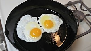 Cast Iron Skillet Non Stick Fried Eggs