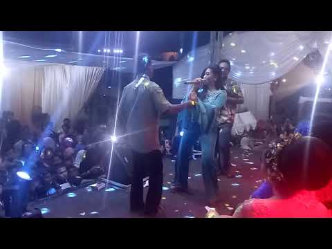 IKIF MENGGOYANG cedut cedut asoy live bekasi