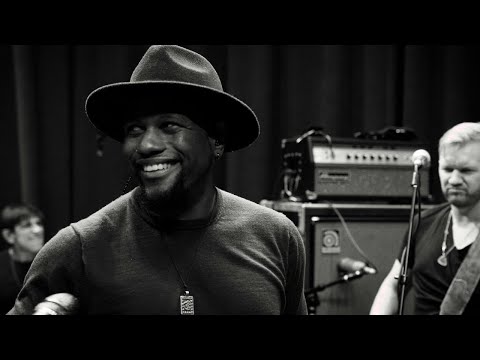 Ghost Hounds - When Your Shadow Touches Mine (Live Video)