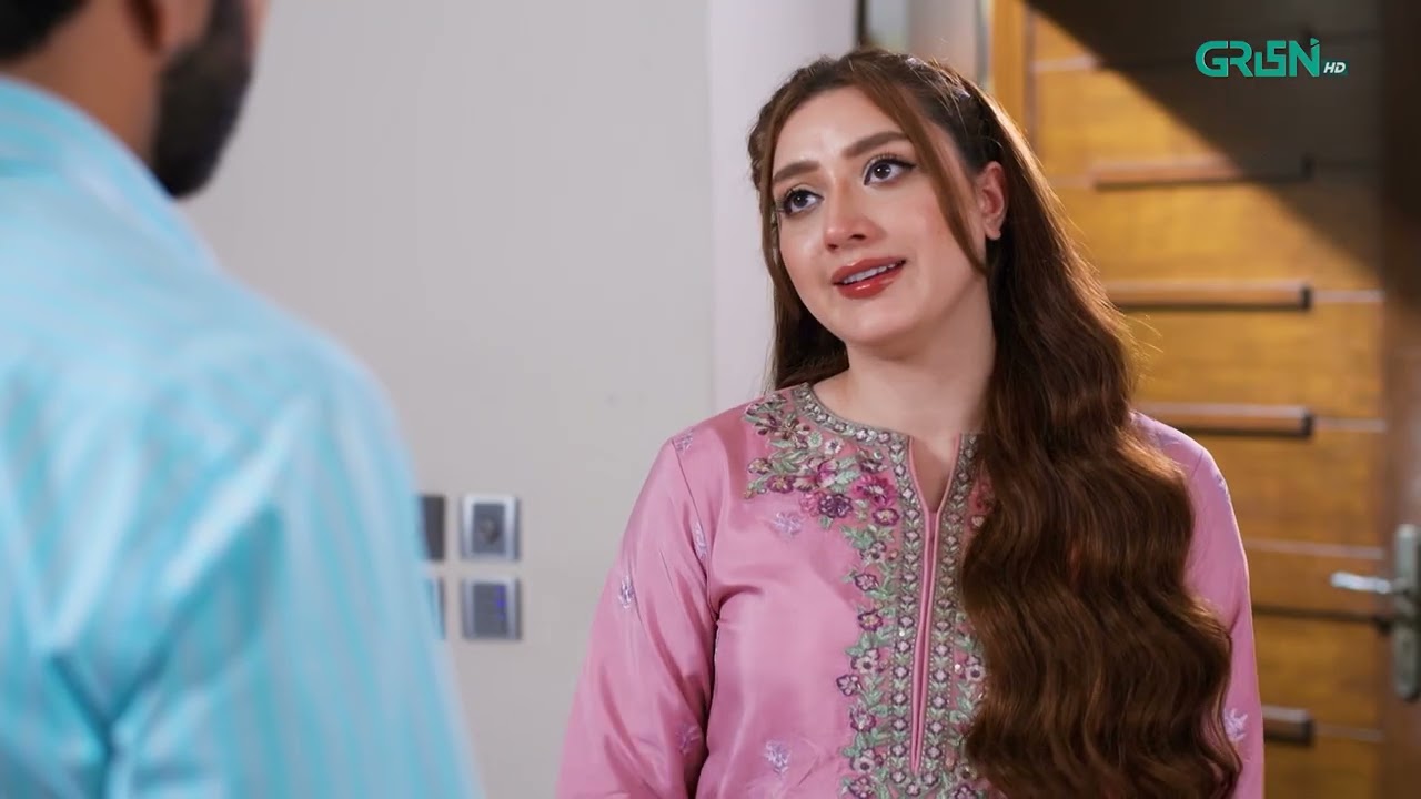 Un Logo Ko Mawra Pasand Nahi Ayi 🤨 Momina Iqbal - Junaid Khan | Do Kinaray | Green TV
