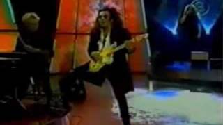 Yngwie Malmsteen - Facing the Animal on swedish talkshow