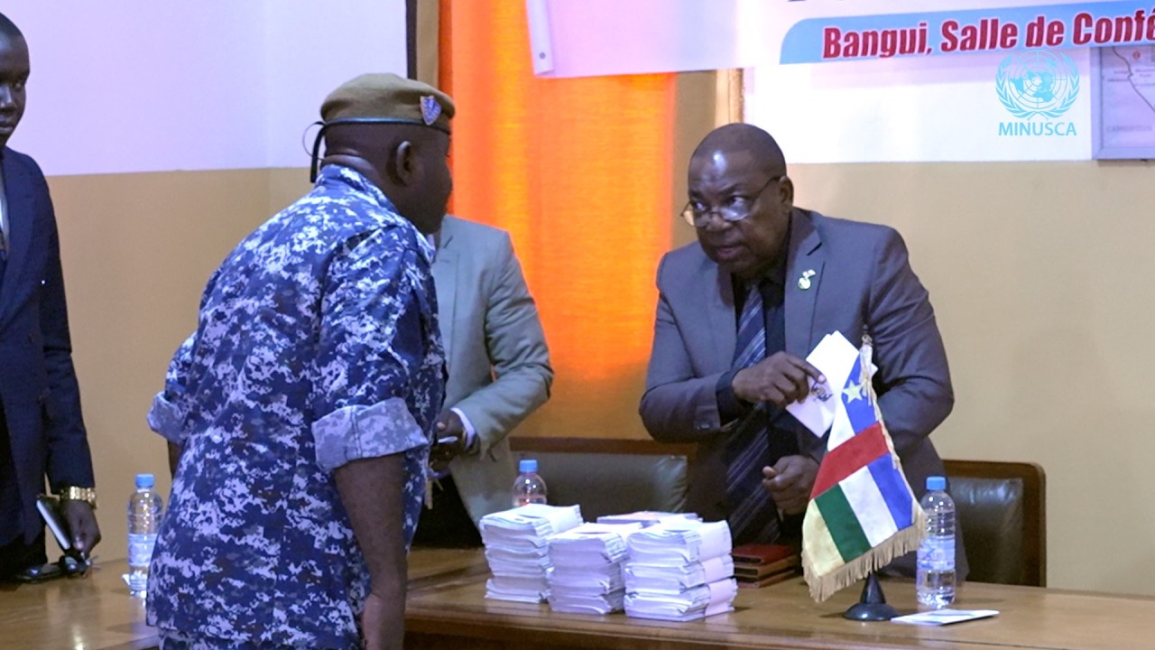 Un Guide de bonne conduite en droits de l’homme pour les Forces de sécurité centrafricaines