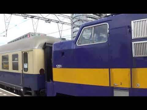 RXP 1251 vertrekt met partytrein uit Amsterdam CS