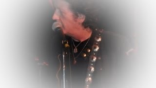 preview picture of video 'Willie Nile Rocks Light of Day with Sweet Jane!'