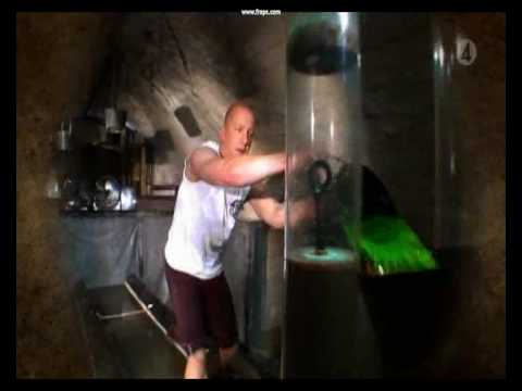 Johan Petersson på Fångarna på Fortet - Fort Boyard Sweden 2010