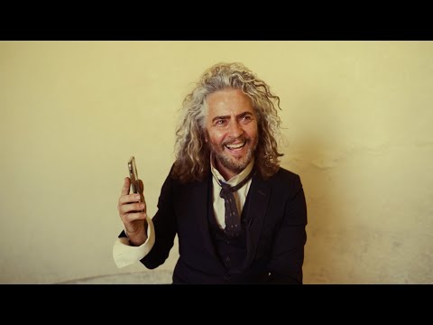 Wayne Coyne talks about David Bowie ( un-cut version )