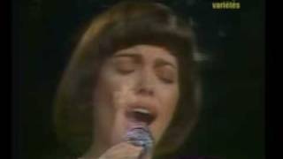 Mireille Mathieu  - SAGAPO,MILLE COLOMBES (avec DES PETITS CHANTEURS A LA CROIX DE BOIS)