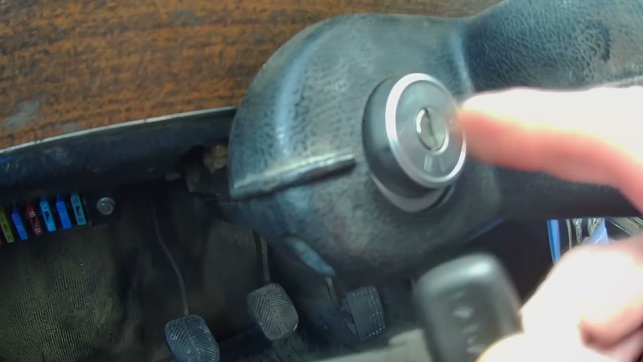 Заклинил замок зажигания ВАЗ 2107: что делать?