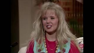 Amie Comeaux Interview (1994)(Music City Tonight 720p)