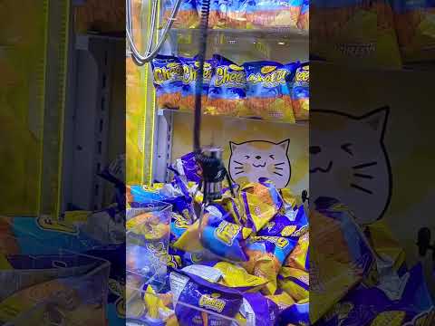 Cheezy snacks in clawmachine #shorts