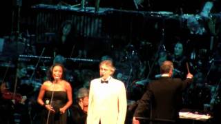Andrea Bocelli, Heather Headley &quot;Blue Christmas&quot; - MSG My Christmas 12/2/10 HD