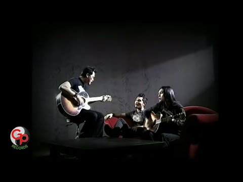 download lagu mp3 mp4 Lirik Jalanmu Bukan Jalanku, download lagu Lirik Jalanmu Bukan Jalanku gratis, unduh video klip Lirik Jalanmu Bukan Jalanku