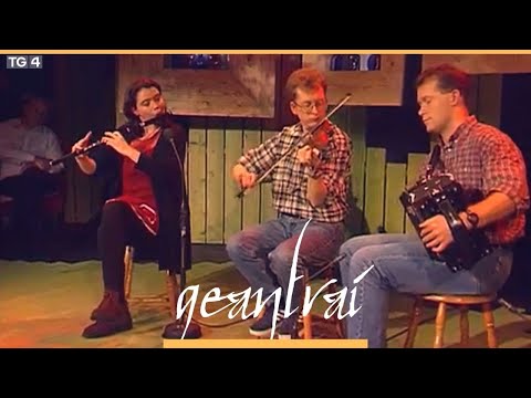 Emer Mayock, Gavin Collins & Seán Carroll | Amharclann An Mall, Tuaim | Geantraí 1997 | TG4