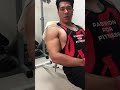 啞鈴上胸訓練