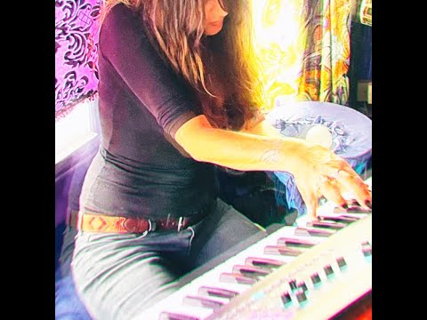 Secrets of Home Cleaning - Carolyn Hume, Andrea Rocca (Extract). Animation by Cyriak.