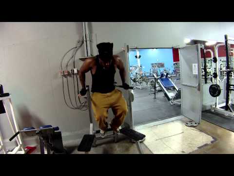 The world record for body wieght dips 248 dips in a row (AMAZING VIDEO)