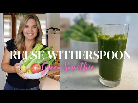 Making the Reese Witherspoon Green Smoothie