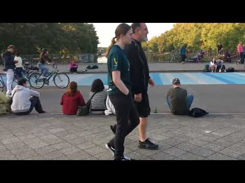 Sachsenbrücke #Leipzig #straßenmusik #Sachsenbrücke #countryroads #herbst #germany #streetmusic