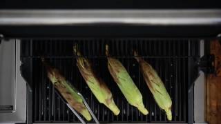 How to BBQ Corn in Husk | Broil King