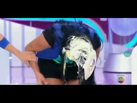 Equipe do Molejo Dando Tortada no Domingo Legal (21/09/2014)