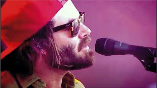 “Crash And Burn” (live) – Angus &amp; Julia Stone