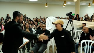 סיפורים משדה הקרב - הרב שניר גואטה בשיעור🔥עם סיפורים חדשים מהלחימה בעזה ובצפון - אל תפספסו! (הרב שניר גואטה) - התמונה מוצגת ישירות מתוך אתר האינטרנט יוטיוב. זכויות היוצרים בתמונה שייכות ליוצרה. קישור קרדיט למקור התוכן נמצא בתוך דף הסרטון