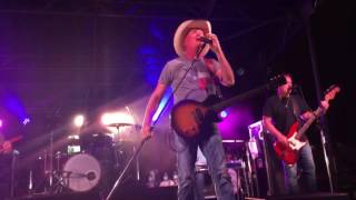 Kevin Fowler - Lord Loves the Drinking Man (Live)