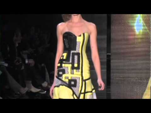 Desfile Samuel Cirnansck