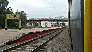 preview picture of video '12804 Hazrat Nizamuddin-Vishakhapatnam Swarna Jayanti Express skipping Morena @MPS'