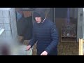 Tilburg: Kalm ogende overvaller bedreigt medewerkster bakkerszaak