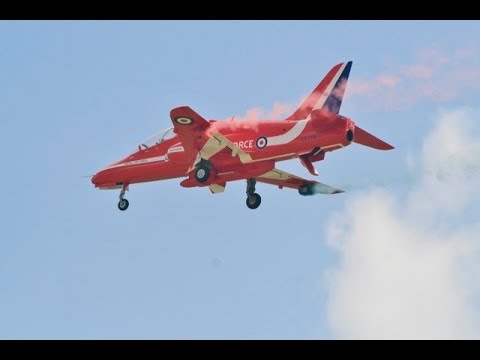 RED ARROWS BAE HAWKS "REDS DUO" DISPLAY TEAM - BISHOPS AT WESTON PARK MODEL AIRCRAFT SHOW - 2014