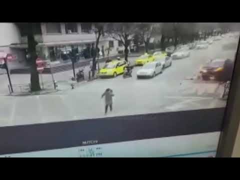 Top News - BMW “fluturoi” në mes të Tiranës/ Zbulohet shoferi, ja kush ishte në timon