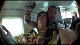 preview picture of video 'Saut en parachute tandem Taia Jiomaux à Spa (Skydive Spa)'