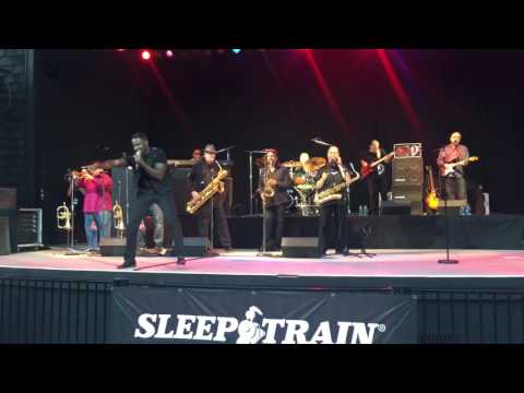 Tower of Power - You Ought to Be Havin' Fun