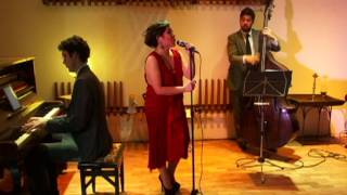 Somewhere Over The Rainbow - Chon Tai canta Ella Fitzgerald 100 Anos